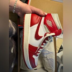 Women’s Nike Jordan 1 High size 8